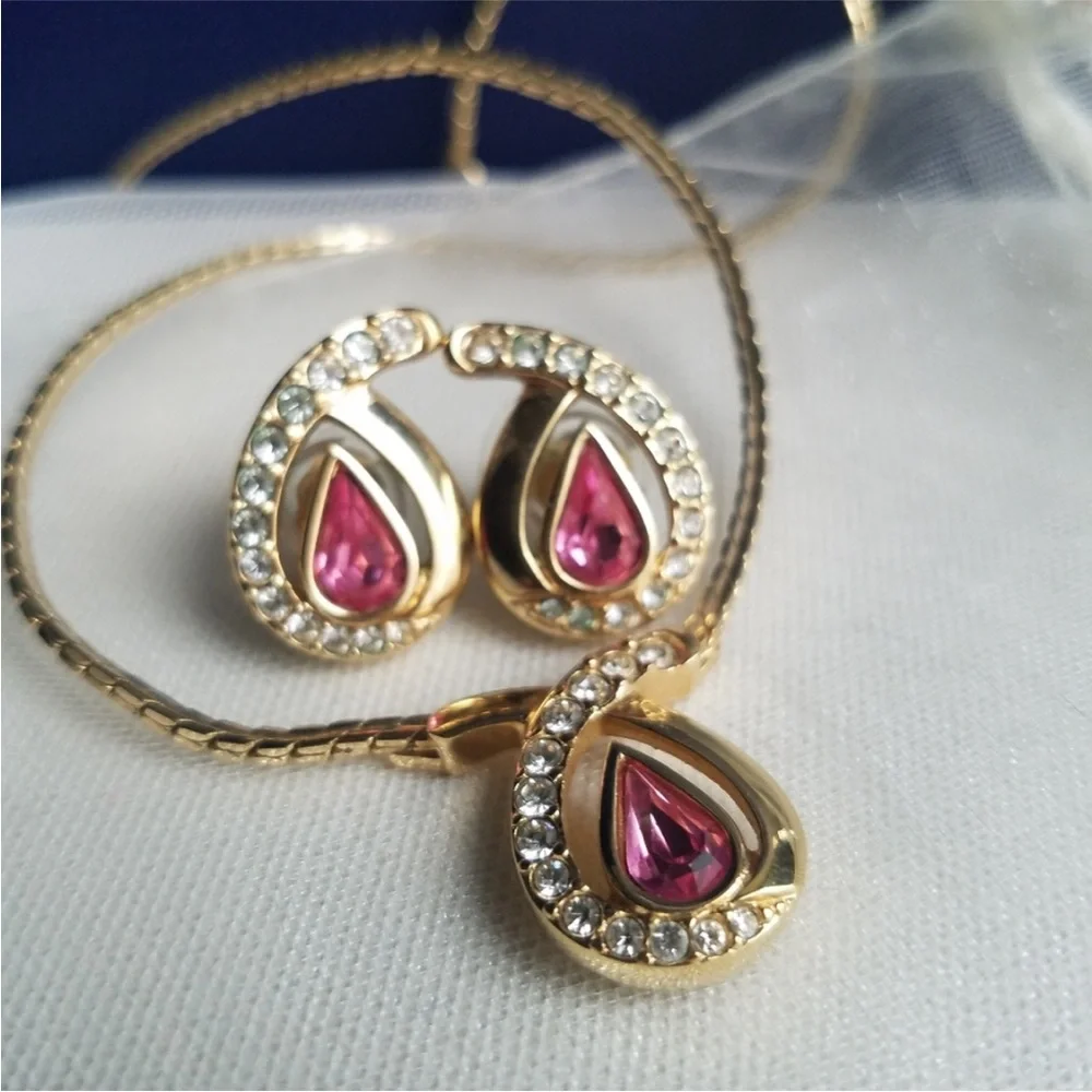 AUTHENTIC Swarovski 24k Gold Plated Pink Teardrop Necklace RARE